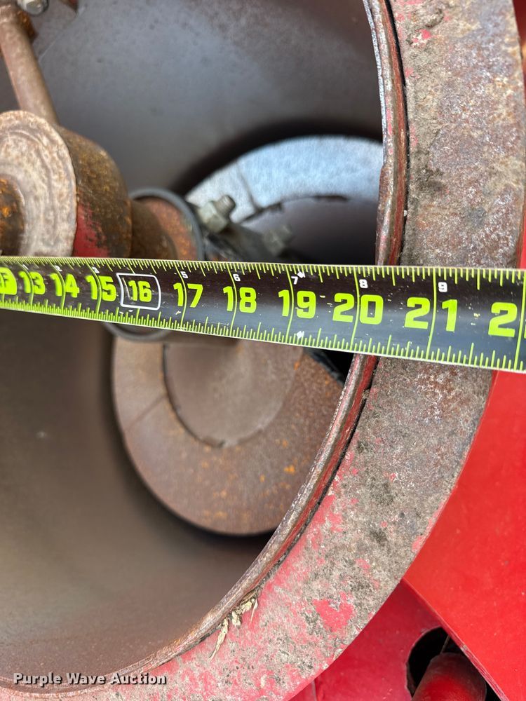 image for item YA2498 2008 Brent 1080 grain cart