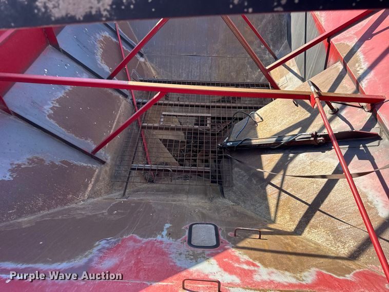 image for item YA2498 2008 Brent 1080 grain cart