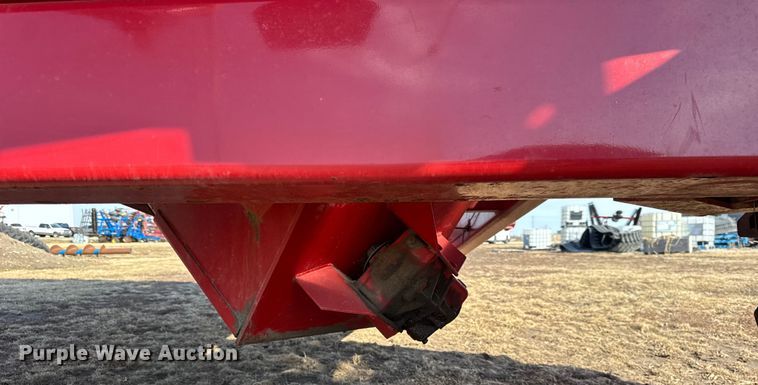 image for item YA2498 2008 Brent 1080 grain cart