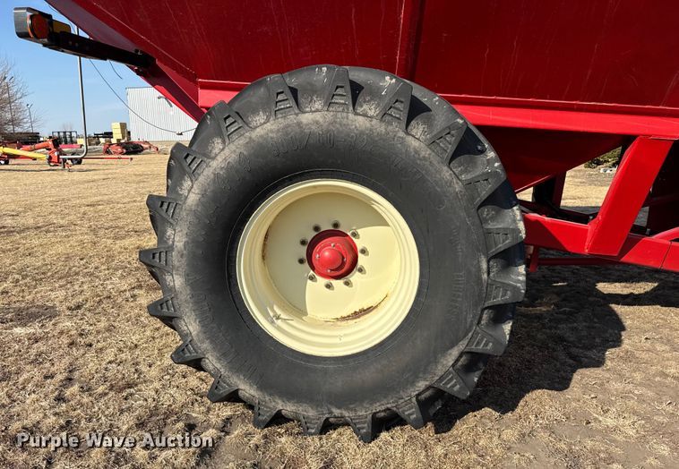 image for item YA2498 2008 Brent 1080 grain cart