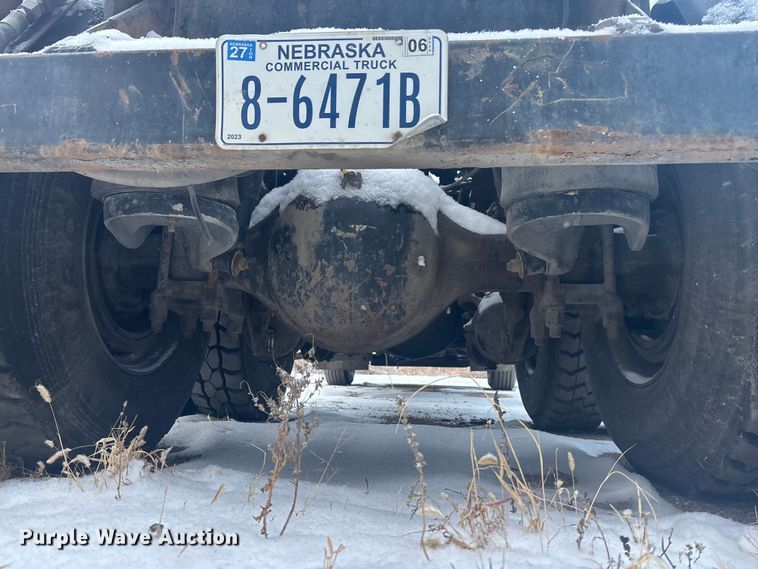 image for item DK0202 2002 Peterbilt 320 roll-off container truck