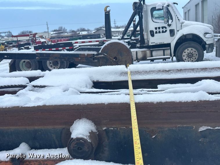 image for item DK0202 2002 Peterbilt 320 roll-off container truck