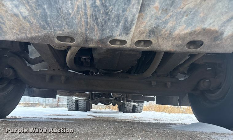 image for item DK0202 2002 Peterbilt 320 roll-off container truck