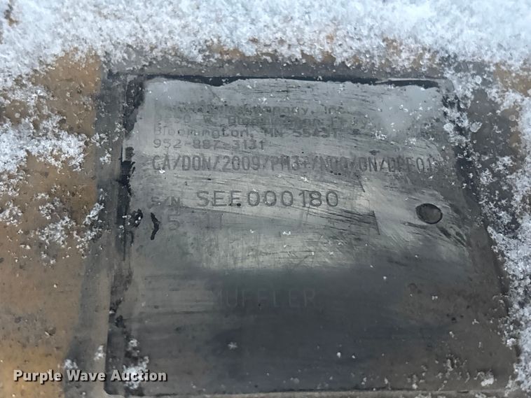 image for item DK0202 2002 Peterbilt 320 roll-off container truck