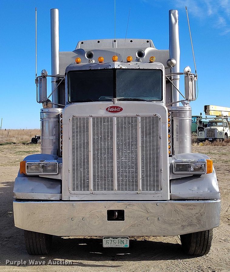 image for item DT0833 1996 Peterbilt 379 semi truck
