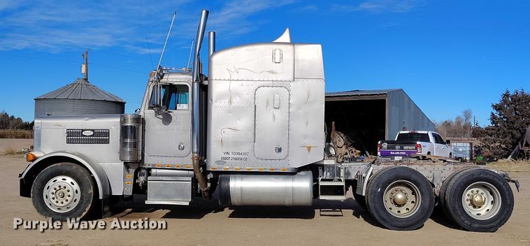 image for item DT0833 1996 Peterbilt 379 semi truck