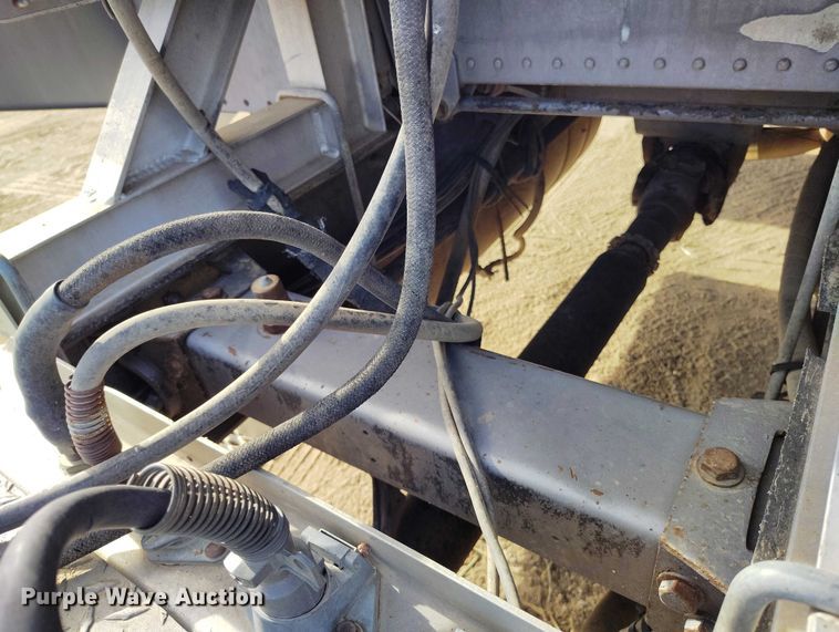 image for item DT0833 1996 Peterbilt 379 semi truck