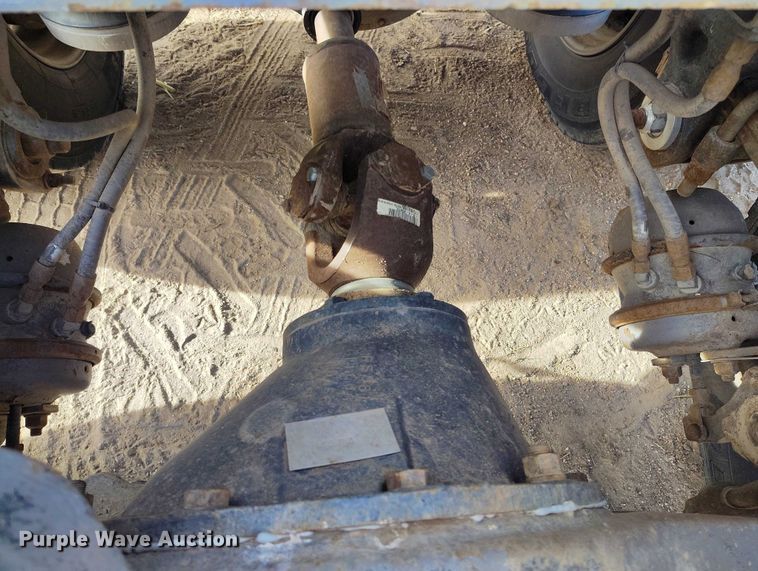 image for item DT0833 1996 Peterbilt 379 semi truck