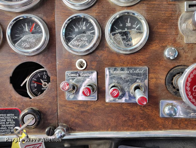 image for item DT0833 1996 Peterbilt 379 semi truck