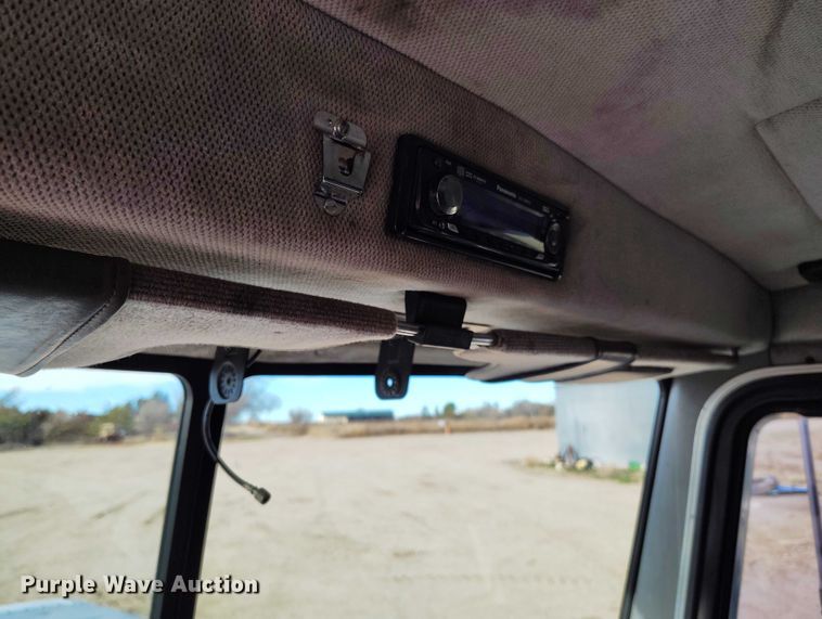 image for item DT0833 1996 Peterbilt 379 semi truck