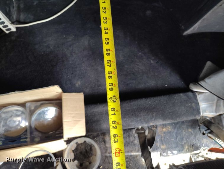 image for item DT0833 1996 Peterbilt 379 semi truck