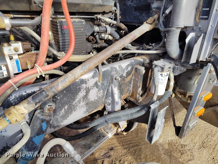 image for item DT0833 1996 Peterbilt 379 semi truck