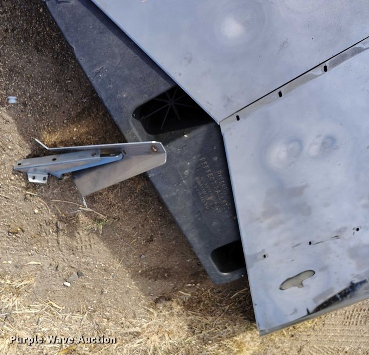 image for item DT0833 1996 Peterbilt 379 semi truck