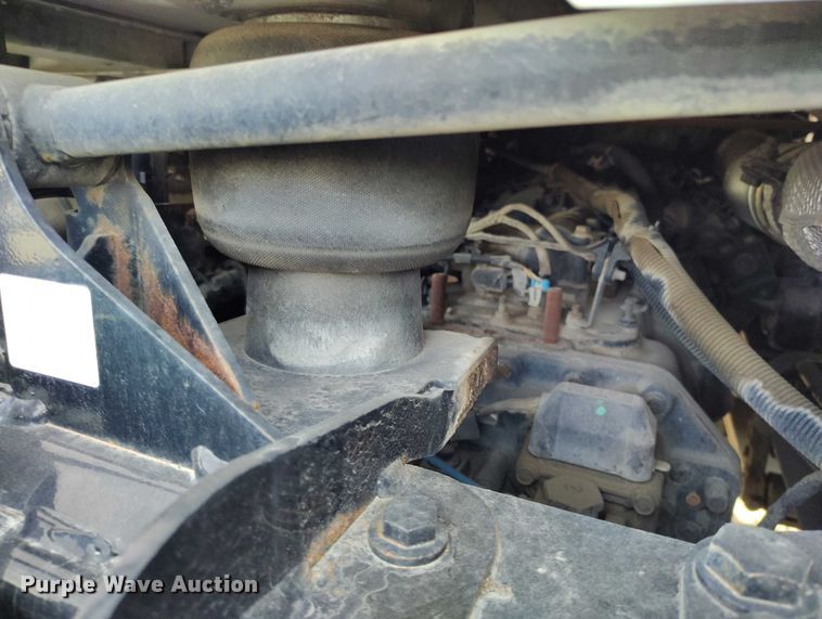 image for item DT0868 2016 Kenworth T680 semi truck