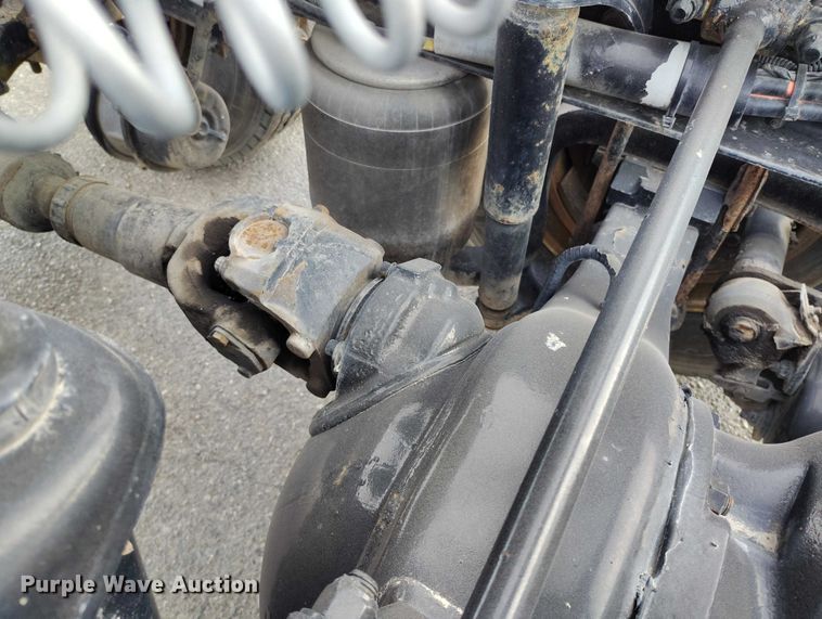 image for item DT0868 2016 Kenworth T680 semi truck