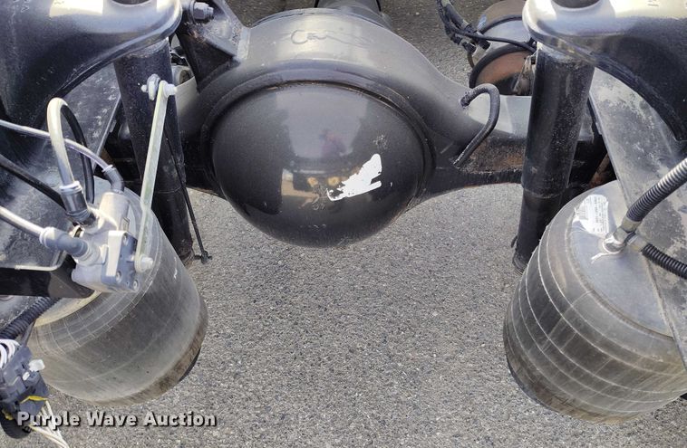 image for item DT0868 2016 Kenworth T680 semi truck