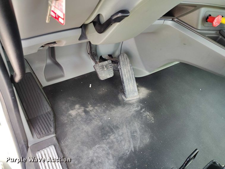 image for item DT0868 2016 Kenworth T680 semi truck