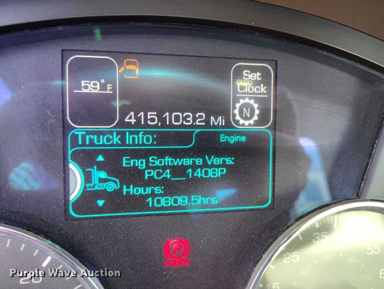 image for item DT0868 2016 Kenworth T680 semi truck