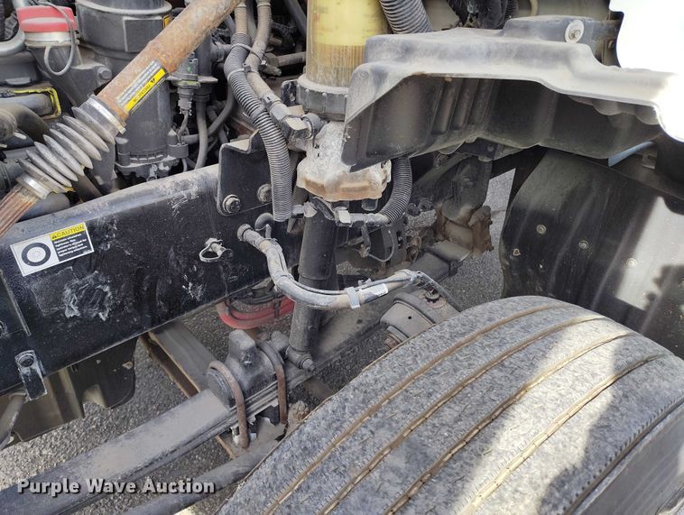 image for item DT0868 2016 Kenworth T680 semi truck