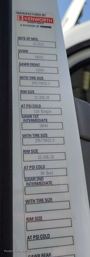 image for item DT0868 2016 Kenworth T680 semi truck