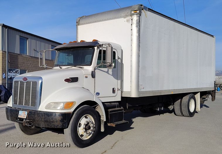 image for item DT0869 2016 Peterbilt 337 box truck