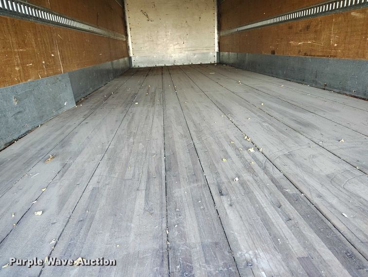 image for item DT0869 2016 Peterbilt 337 box truck