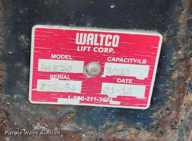 image for item DT0869 2016 Peterbilt 337 box truck