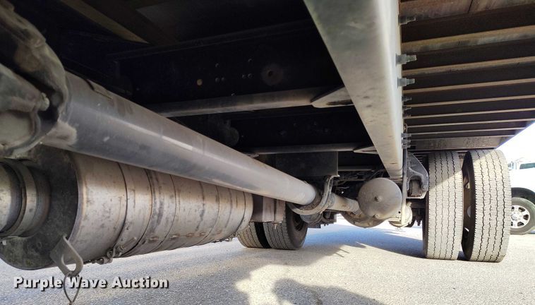 image for item DT0869 2016 Peterbilt 337 box truck