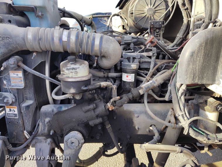 image for item DT0869 2016 Peterbilt 337 box truck