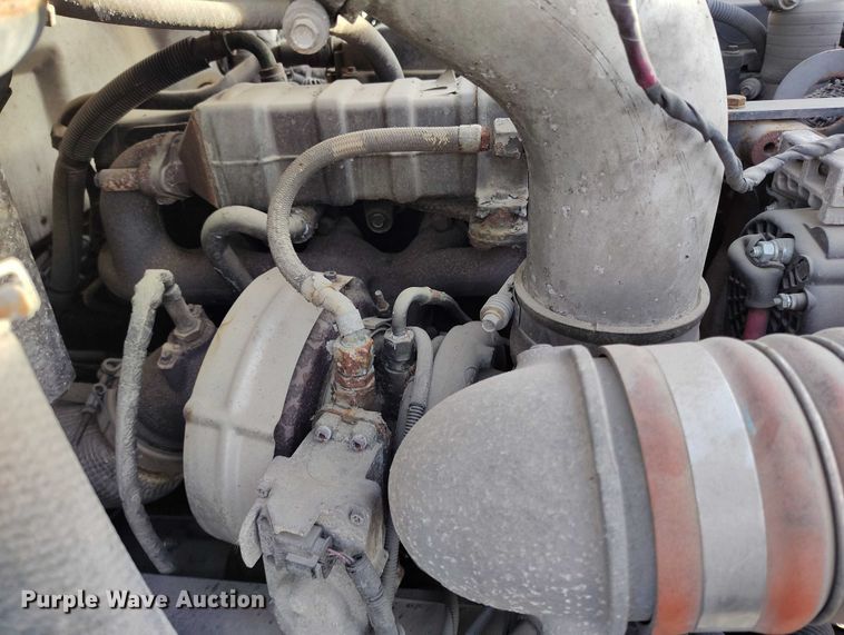 image for item DT0869 2016 Peterbilt 337 box truck