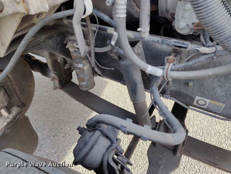 image for item DT0869 2016 Peterbilt 337 box truck