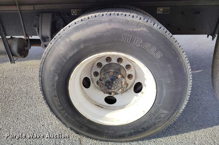 image for item DT0869 2016 Peterbilt 337 box truck