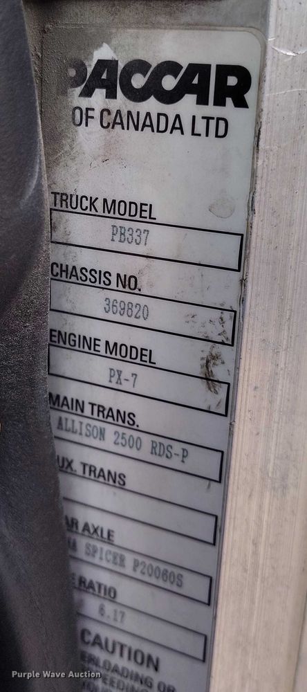 image for item DT0869 2016 Peterbilt 337 box truck