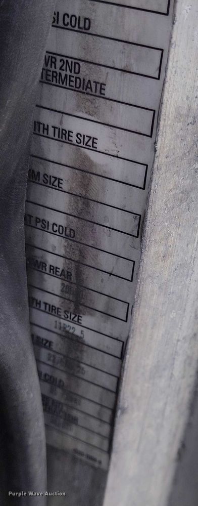 image for item DT0869 2016 Peterbilt 337 box truck