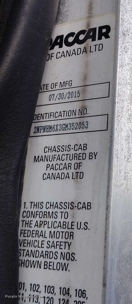 image for item DT0870 2016 Peterbilt 330 box truck