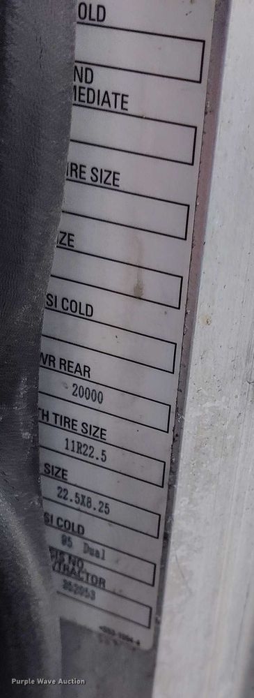 image for item DT0870 2016 Peterbilt 330 box truck