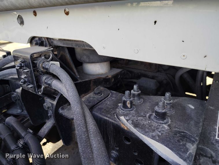 image for item DT0871 2018 Peterbilt 579 semi truck