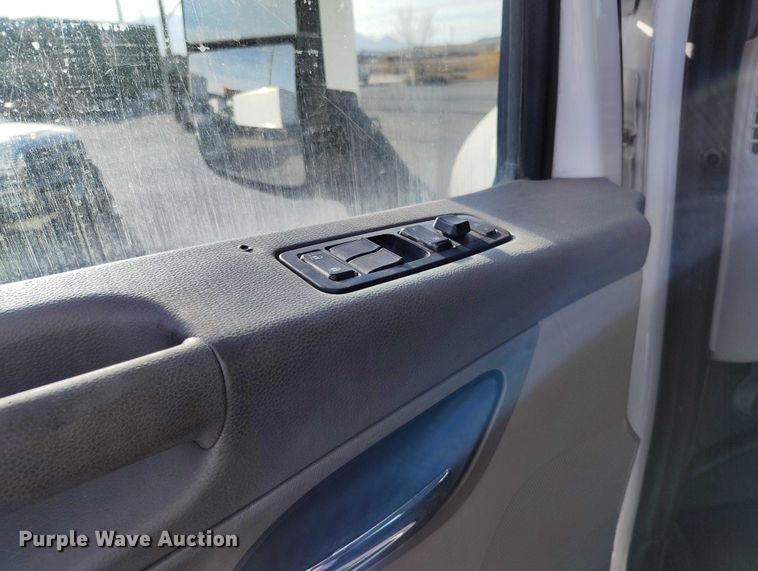 image for item DT0871 2018 Peterbilt 579 semi truck