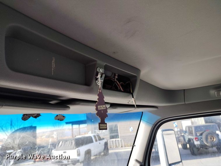 image for item DT0871 2018 Peterbilt 579 semi truck