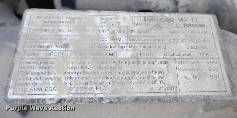 image for item DT0871 2018 Peterbilt 579 semi truck