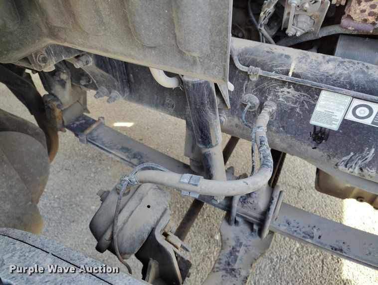 image for item DT0871 2018 Peterbilt 579 semi truck