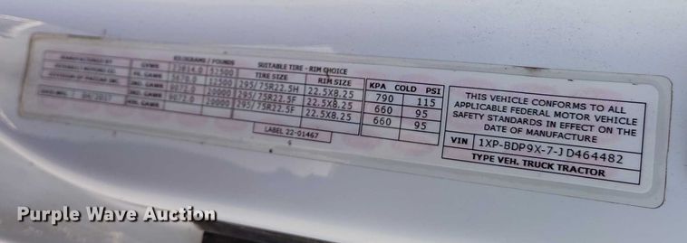 image for item DT0871 2018 Peterbilt 579 semi truck