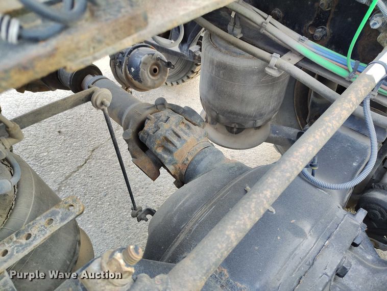 image for item DT0872 2016 Freightliner Cascadia 125 semi truck