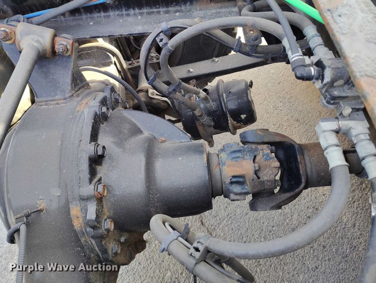 image for item DT0872 2016 Freightliner Cascadia 125 semi truck