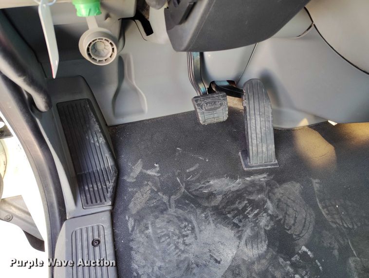 image for item DT0873 2018 Peterbilt 579 semi truck