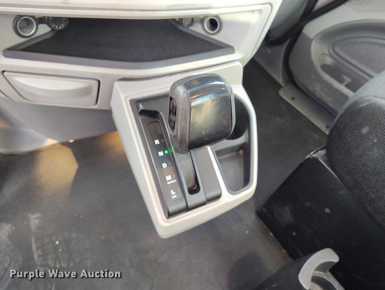 image for item DT0873 2018 Peterbilt 579 semi truck