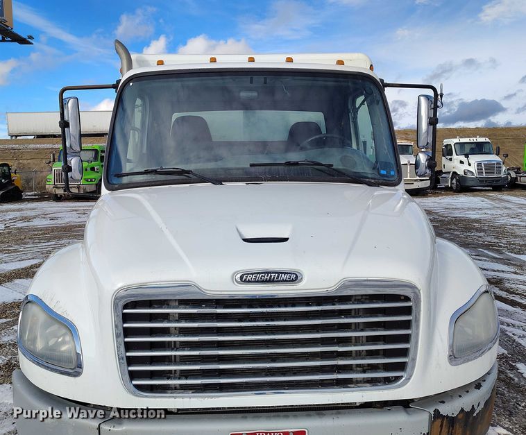 image for item DT0882 2017 Freightliner Business Class M2 delivery truck