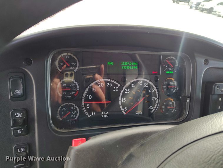 image for item DT0882 2017 Freightliner Business Class M2 delivery truck