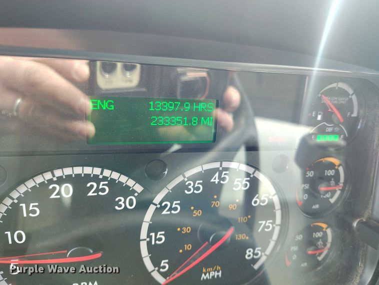 image for item DT0882 2017 Freightliner Business Class M2 delivery truck