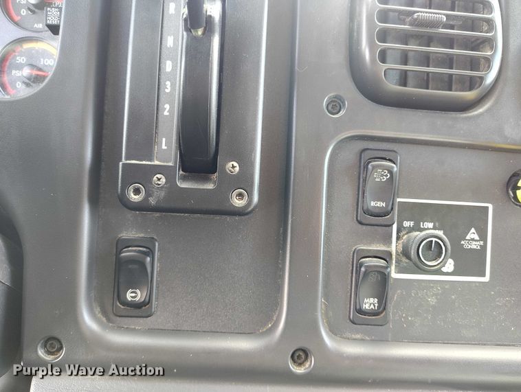 image for item DT0882 2017 Freightliner Business Class M2 delivery truck